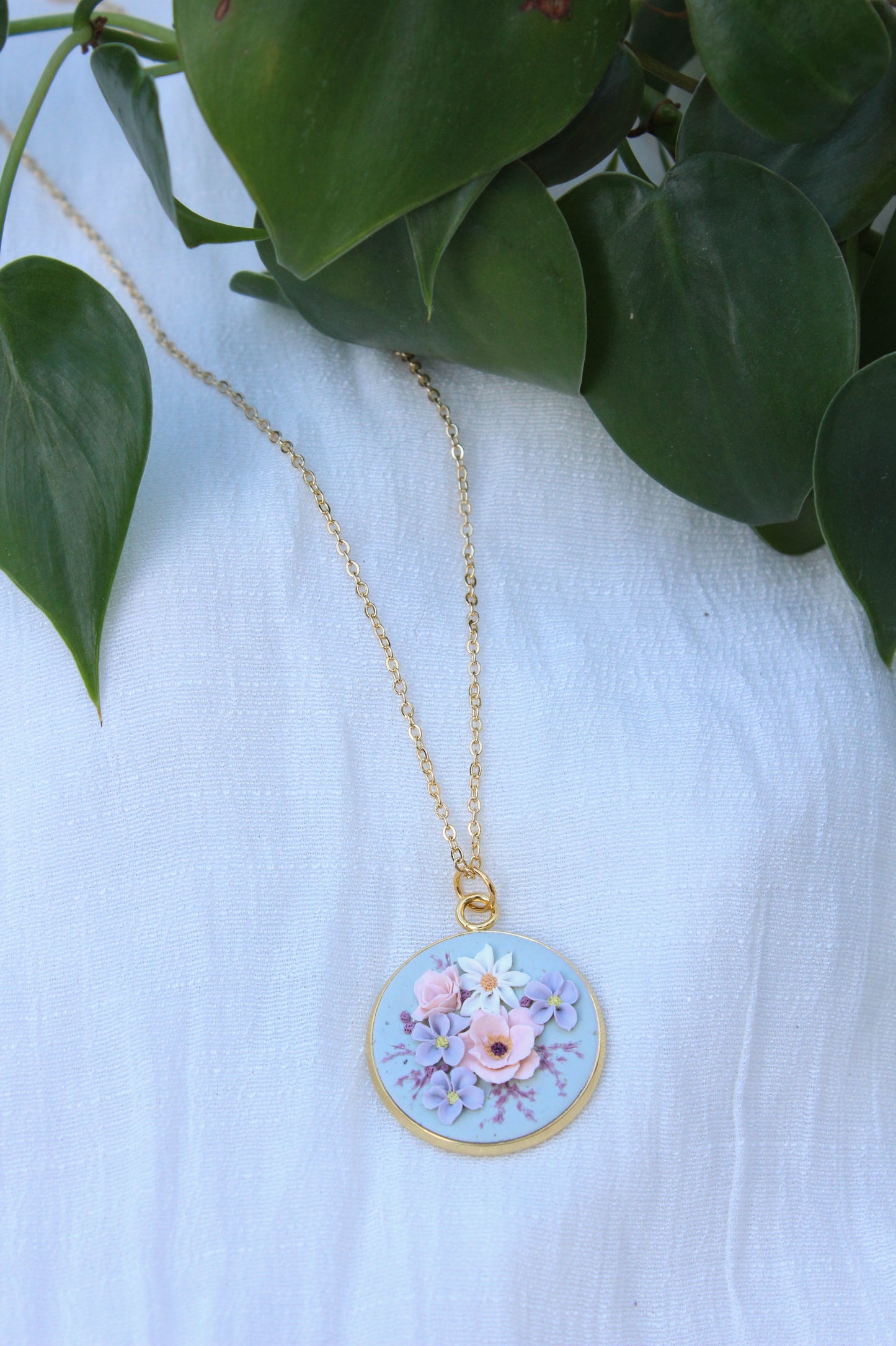 Vivianne Collection - 25mm Bouquet Necklace