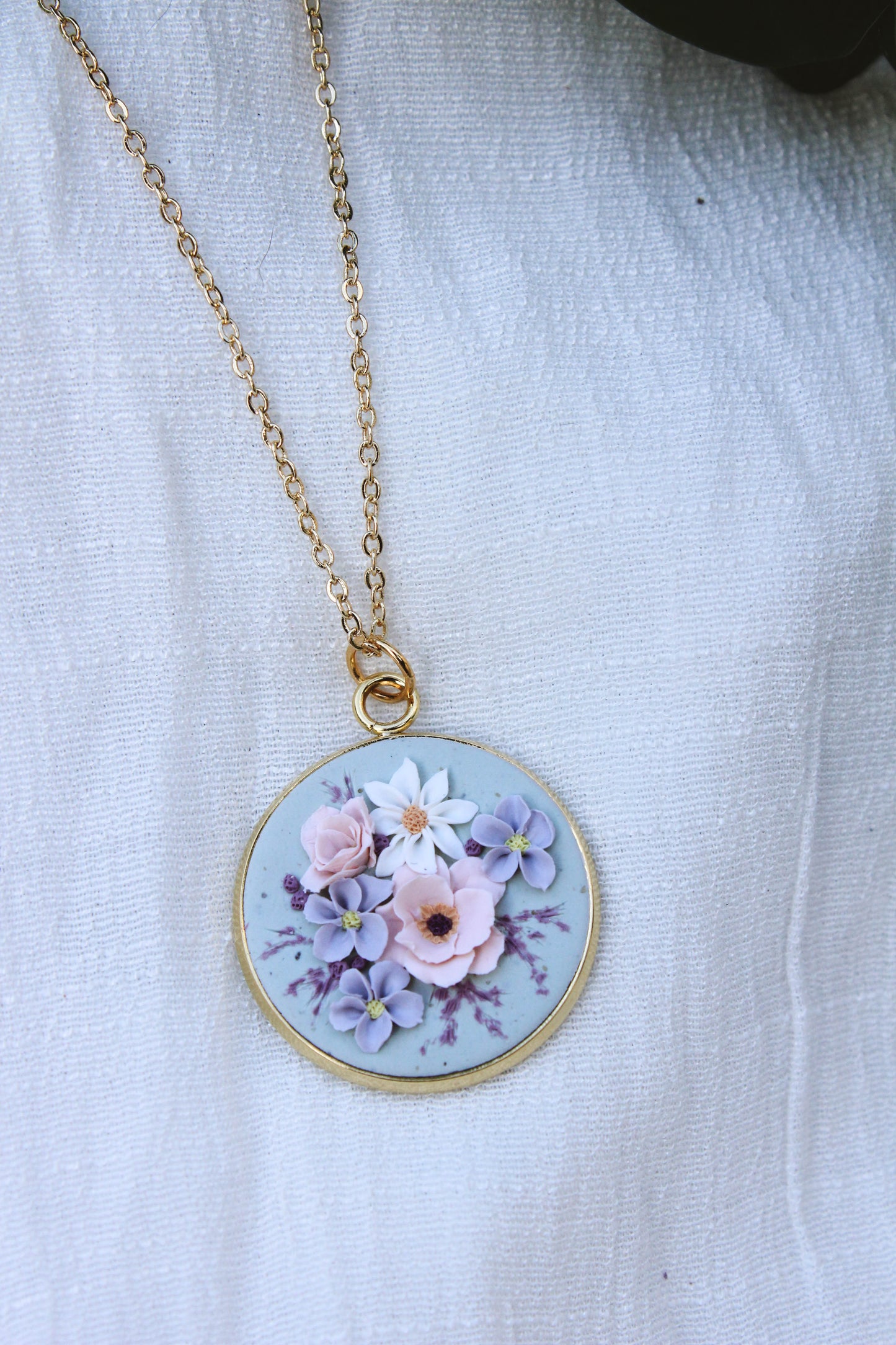 Vivianne Collection - 25mm Bouquet Necklace
