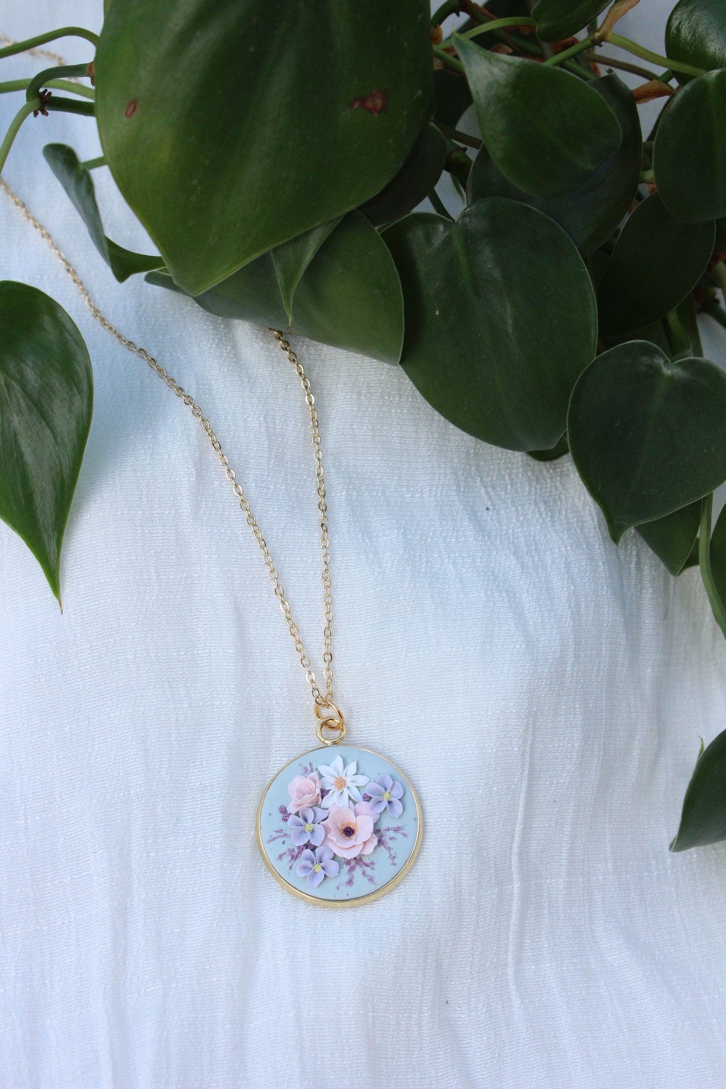 Vivianne Collection - 18mm Bouquet Necklace